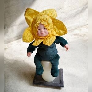 Anne Geddes Sunflower Beanie Bottom Doll